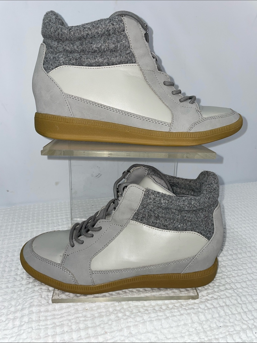 TIME AND TRU WOMENS HIGH TOP SNEAKERS WITH A KNIT COLLAR FTL-07-060